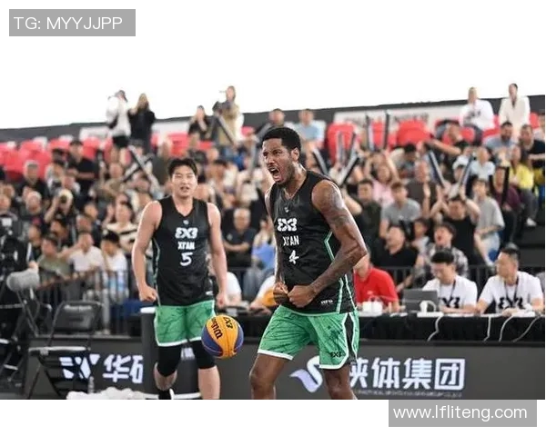 篮球明星们的暖心瞬间感动无数球迷展现人性光辉与团队精神